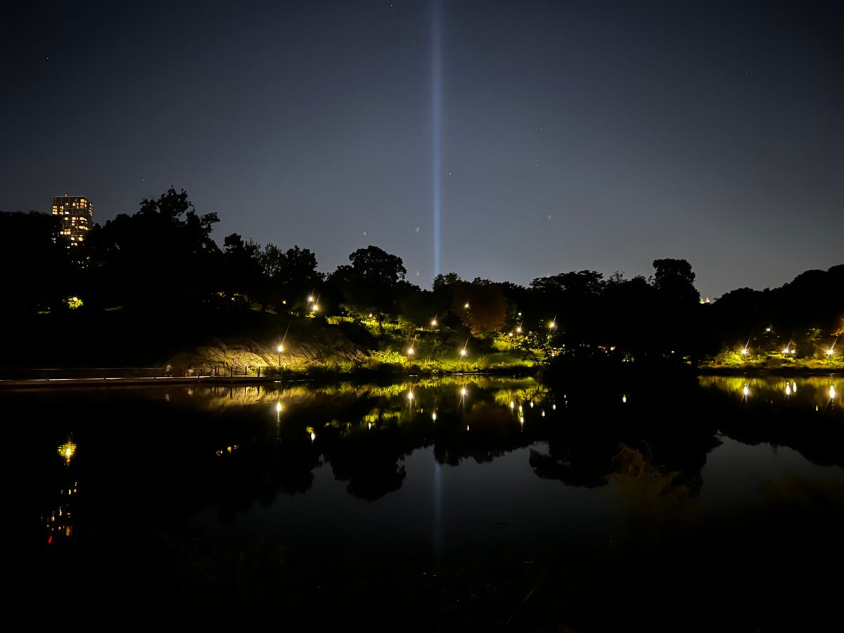 John Bennett, Gustavo Bonevardi, Richard Nash Gould, Julian LaVerdiere and Paul Myoda, with Paul Marantz, Tribute in Light